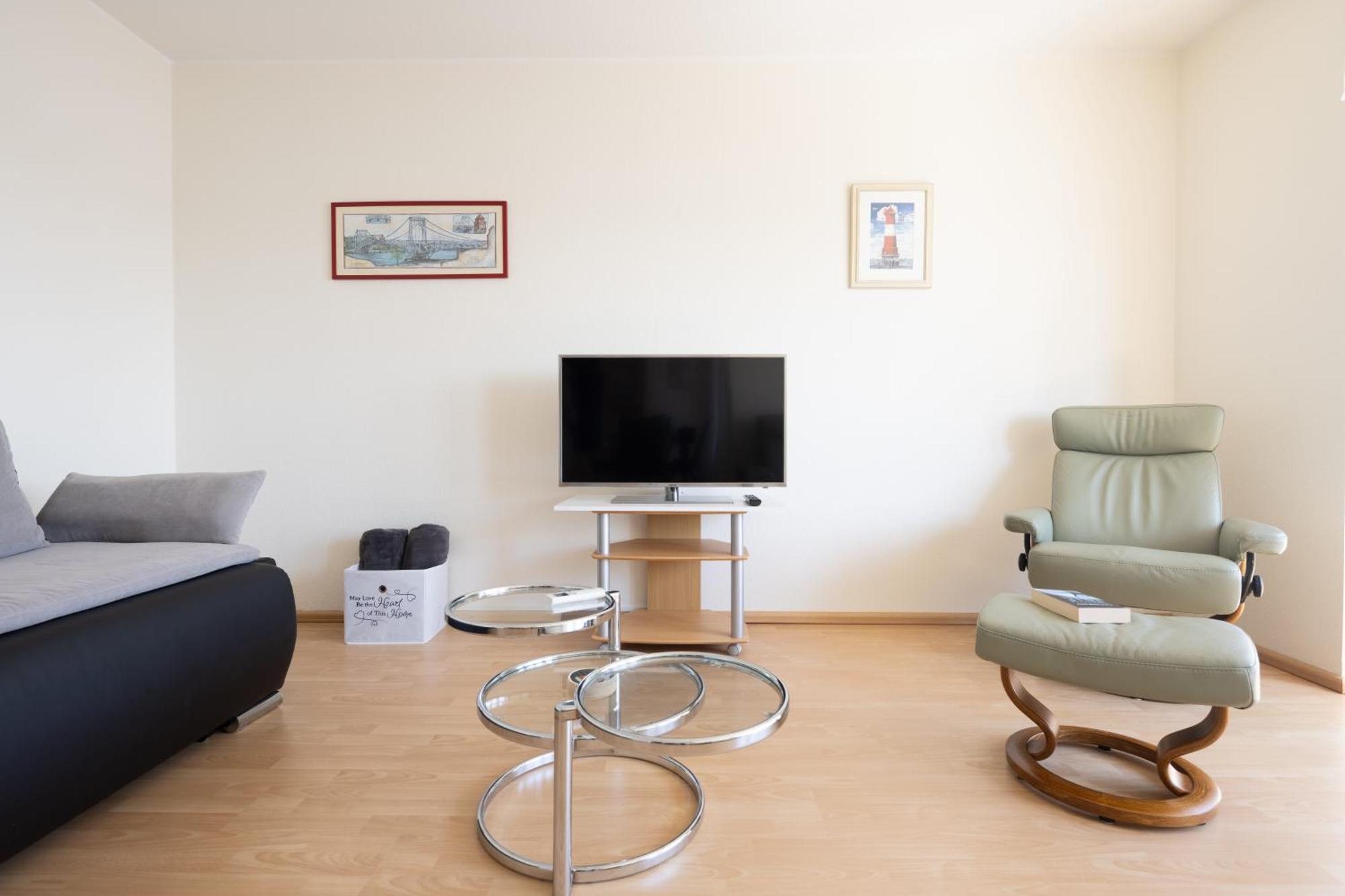 ווילהלמסהאבן Gemuetliche Ferienwohnung Mit Meerblick Direkt Am Hafen מראה חיצוני תמונה