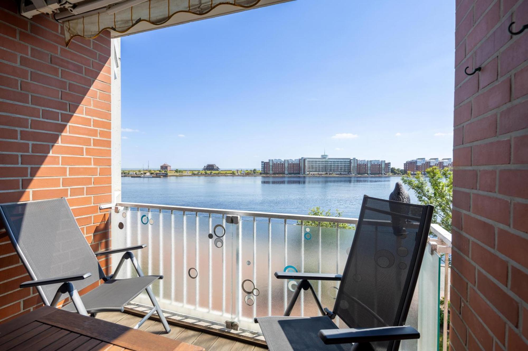 ווילהלמסהאבן Gemuetliche Ferienwohnung Mit Meerblick Direkt Am Hafen מראה חיצוני תמונה